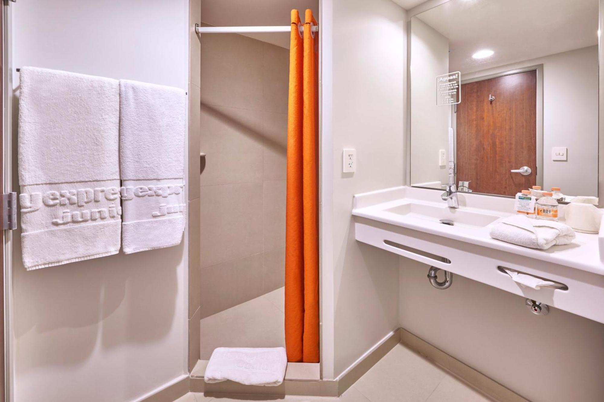 Express Junior By Marriott Carranza San Luis Potosí